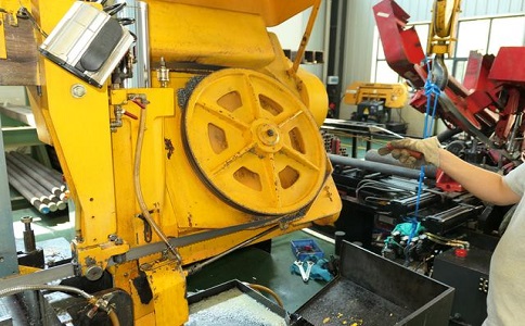 如何解决贵溪卧式金属带锯床切削时出现的断带现象？